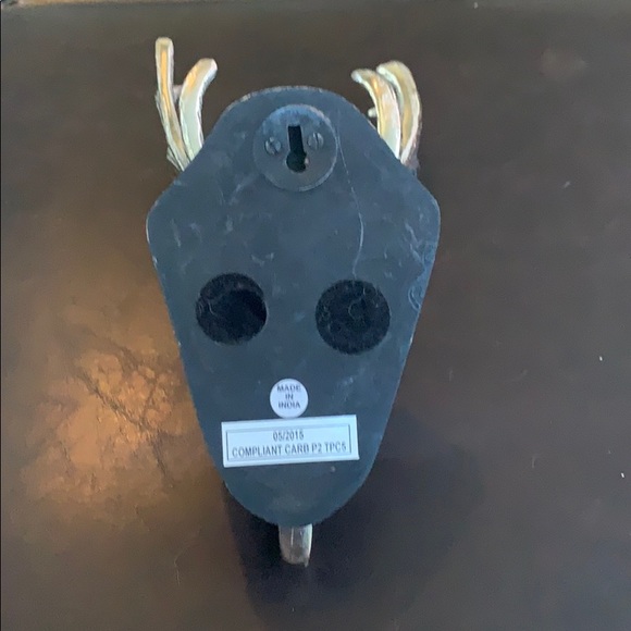 NWT CHOME MOUNTED ANTLERS ON WOOD BASE WALL HANGER - Picture 3 of 3